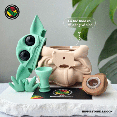 BABY YODA BONG BY HIPPIE